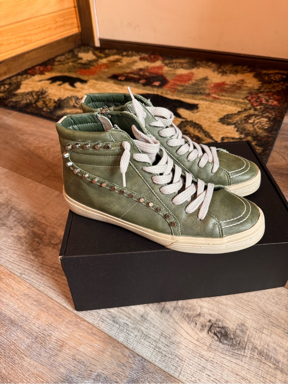 Shushop Roxie - Metallic Olive Hightop Sneakers